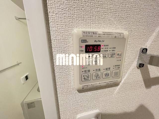����13