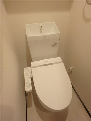 ����16
