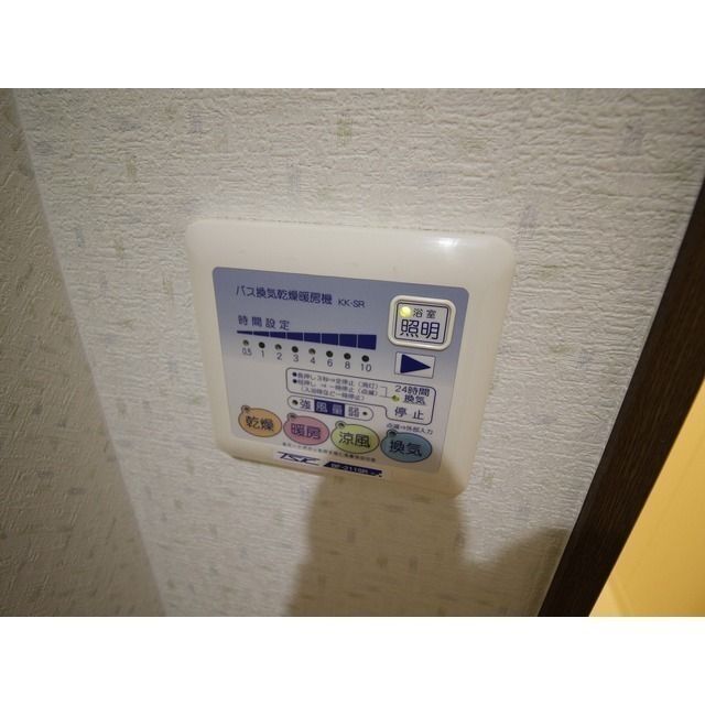 ����11