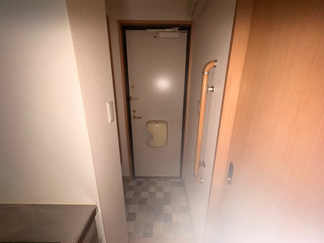 ����8