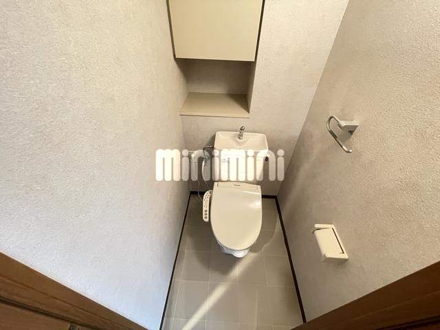 ����4