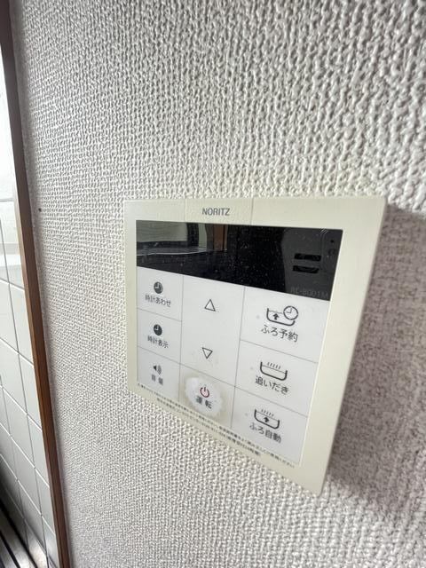 ����9
