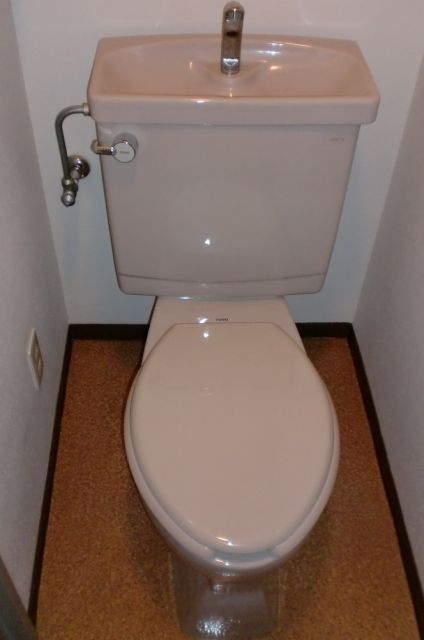 ����4
