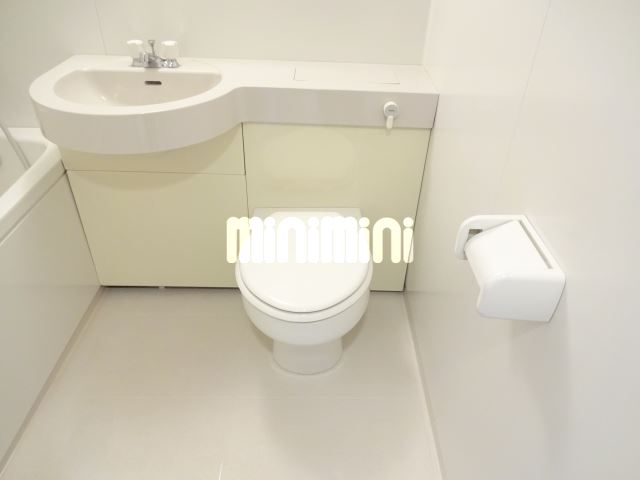 ����4