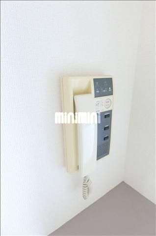 ����10