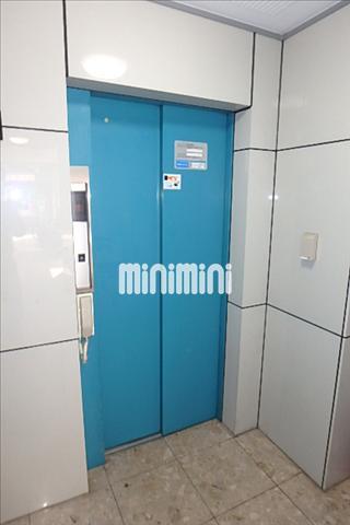 ����16