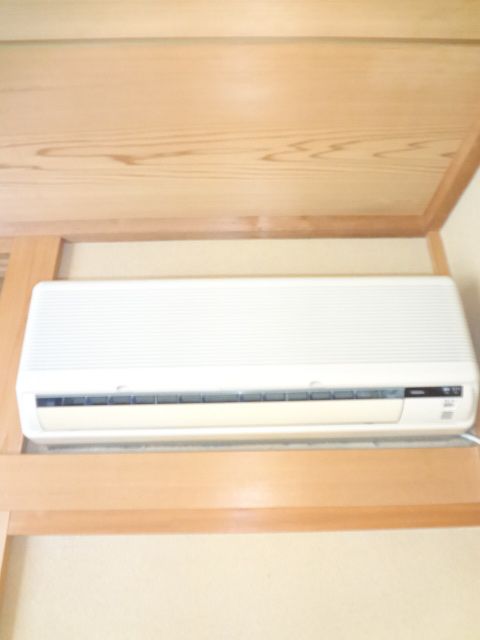 ����3