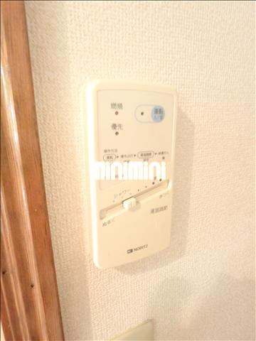 ����20