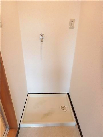 ����12