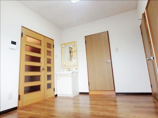 ����5