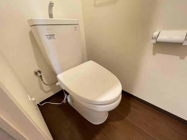 ����4