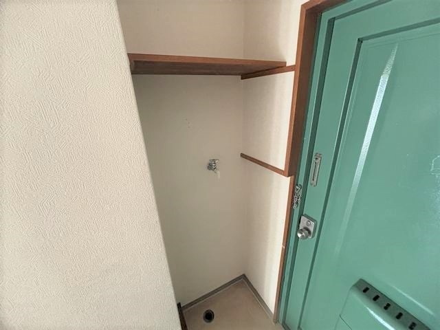 ����20