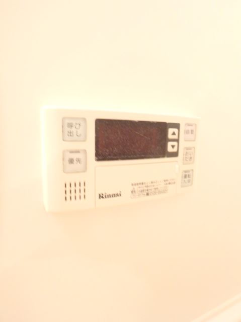 ����5