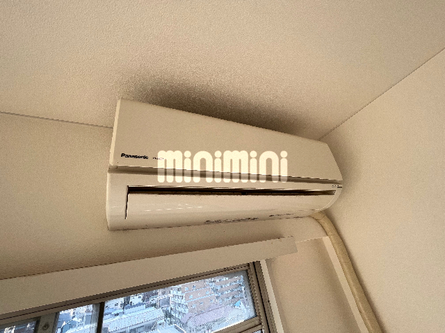 ����9