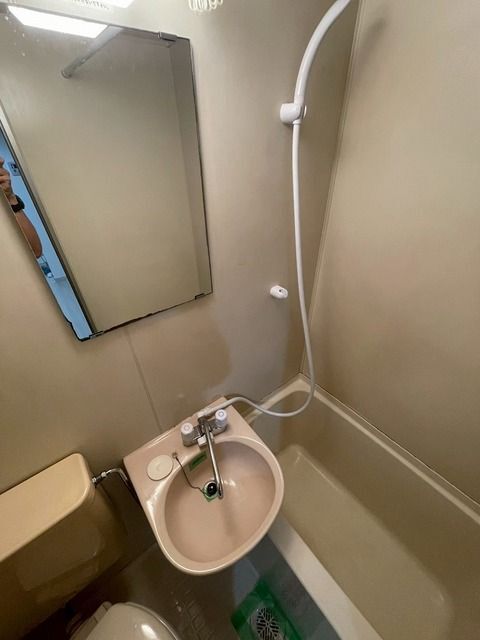����4