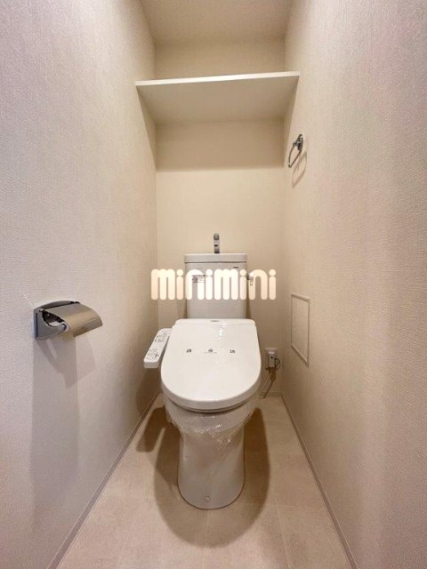 ����4