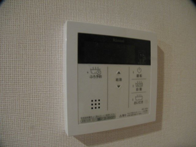 ����9