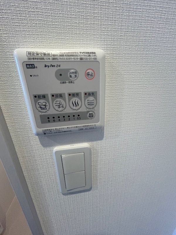 ����13
