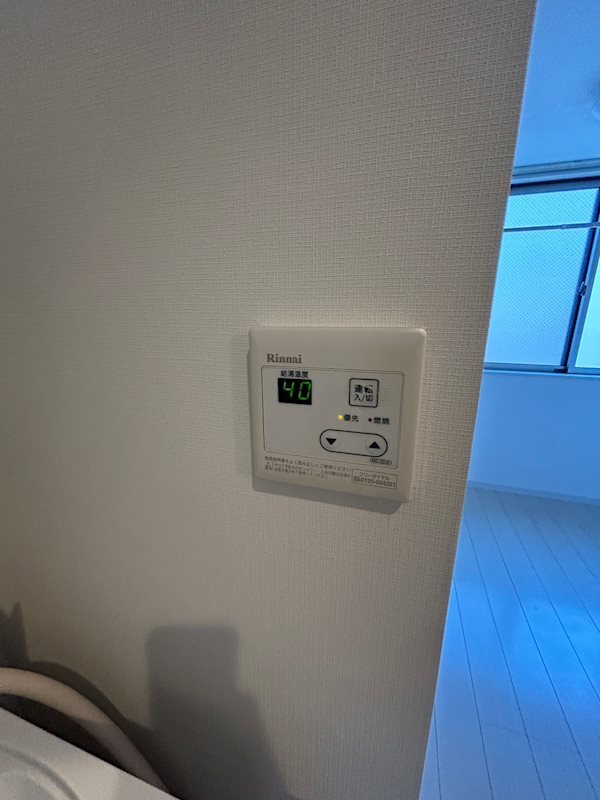 ����8