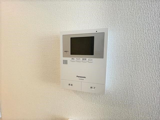 ����7