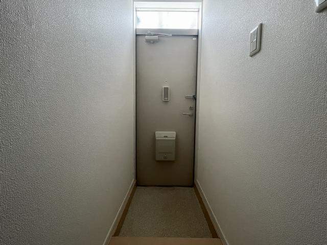 ����9