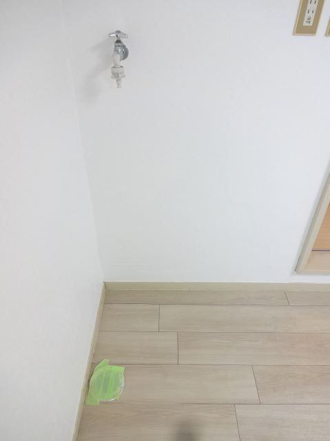 ����5