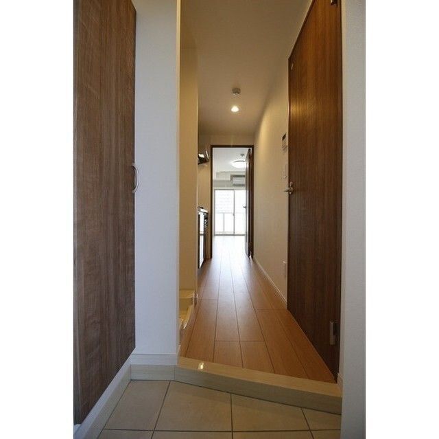 ����9