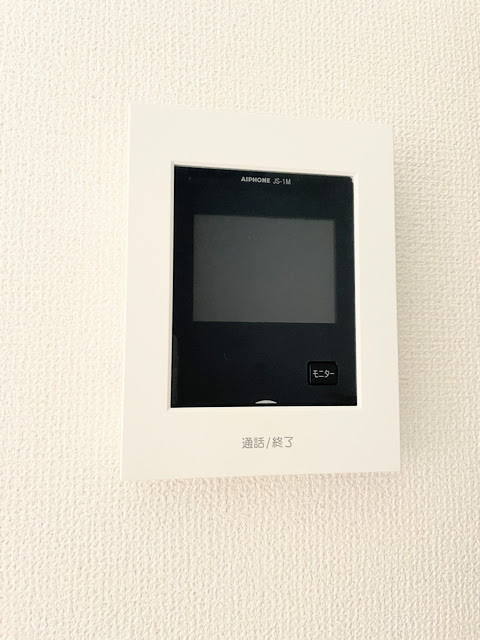 ����12