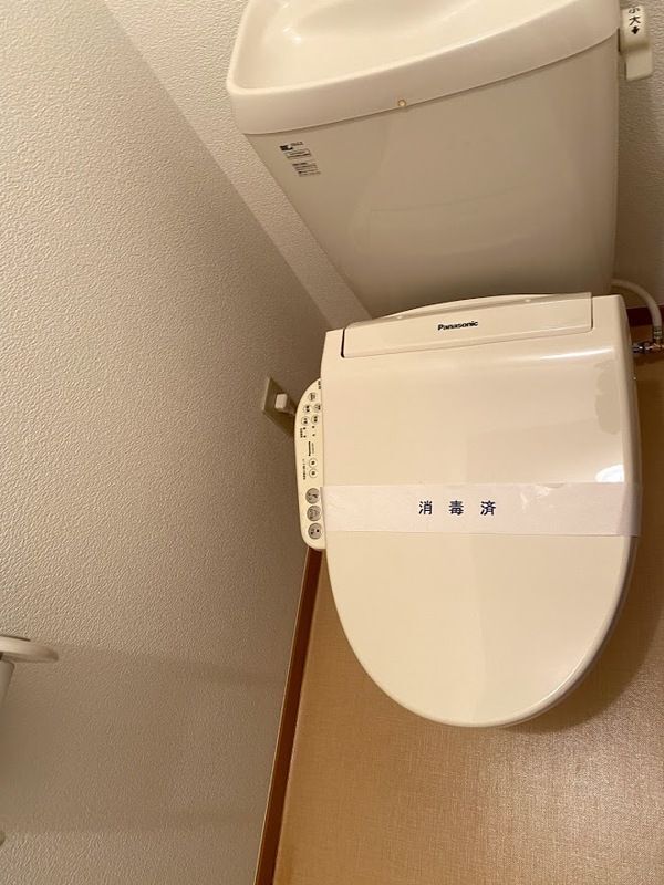 ����4