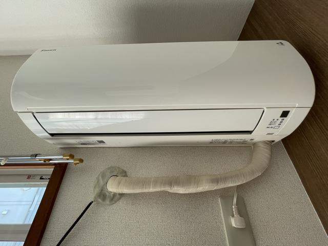 ����9