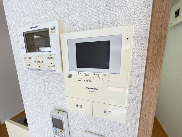 ����10