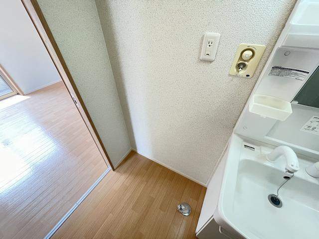 ����11