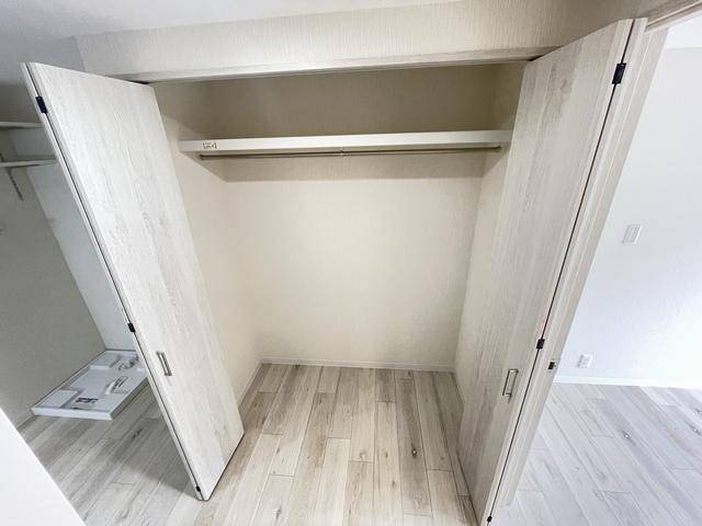 ����5