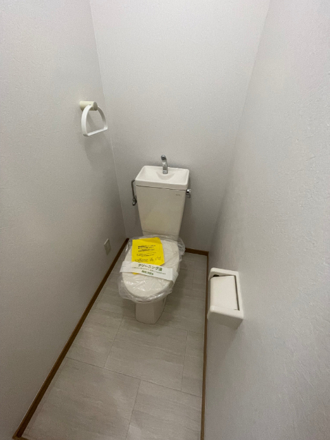 ����4