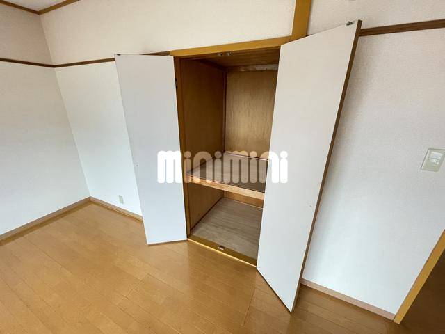 ����21