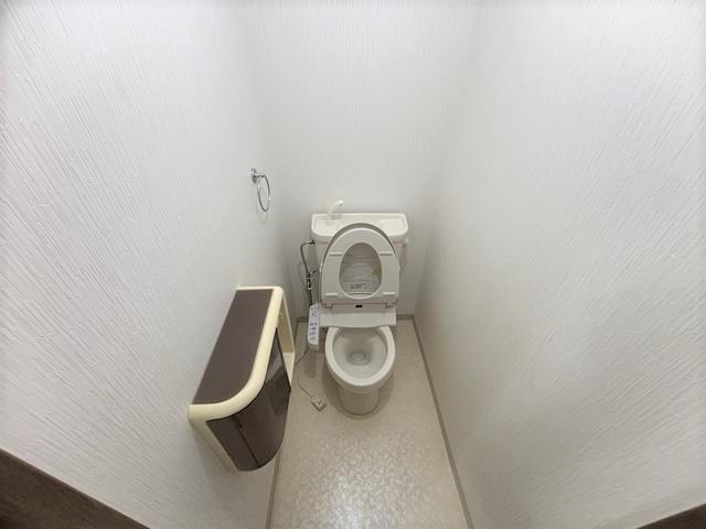 ����4
