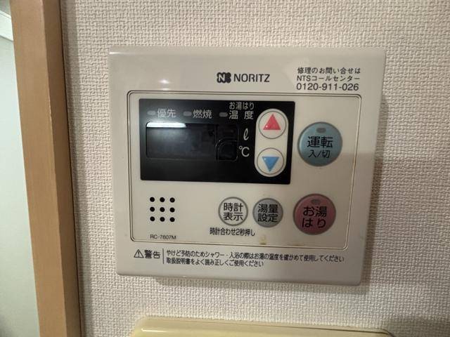 ����21