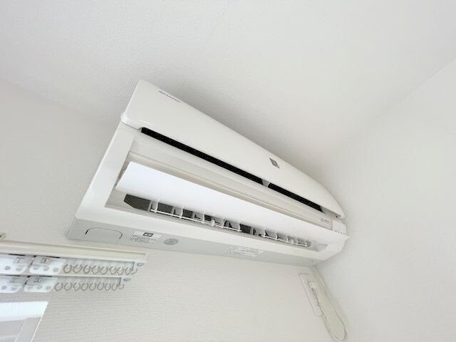 ����12