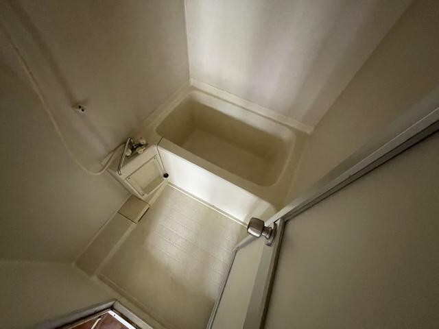 ����3