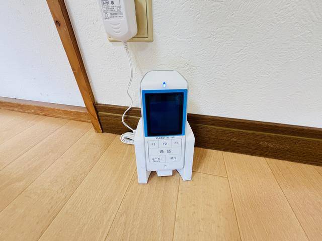����10