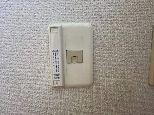 ����20