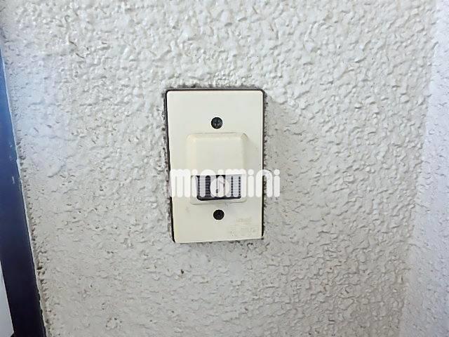 ����9