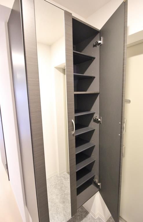 ����8