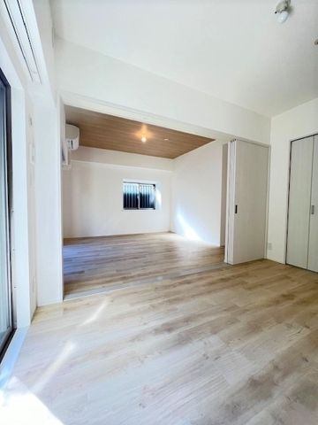 ����6