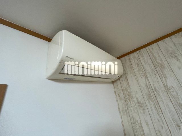 ����8
