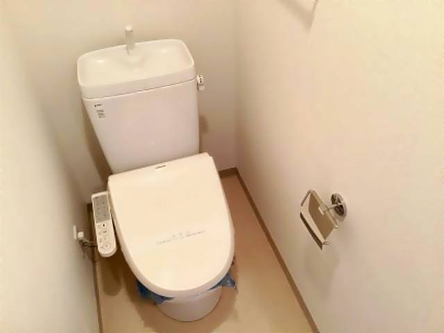 ����4