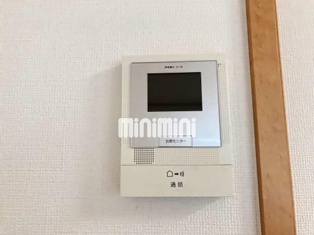 ����9