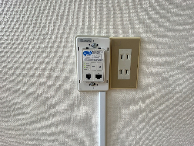 ����12