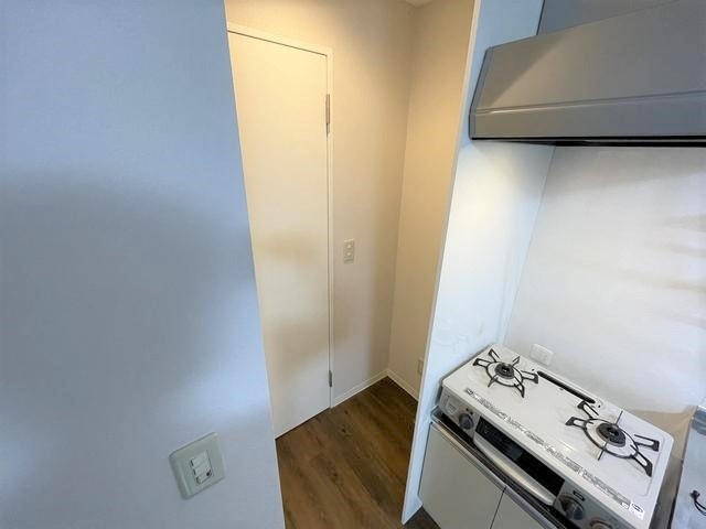 ����16