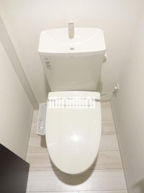 ����4